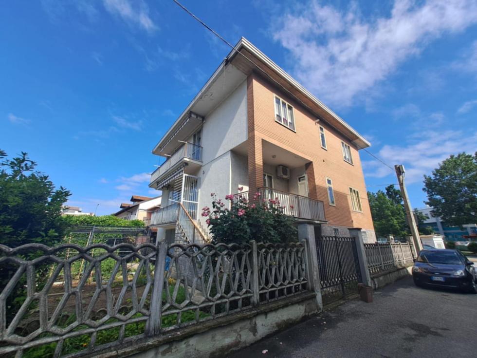 Monolocale mansardato - Mq 38,00