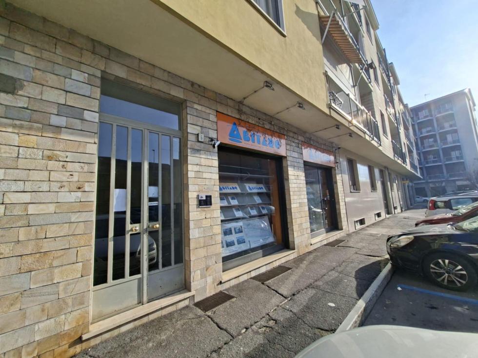 Locale commerciale - Mq 60,00