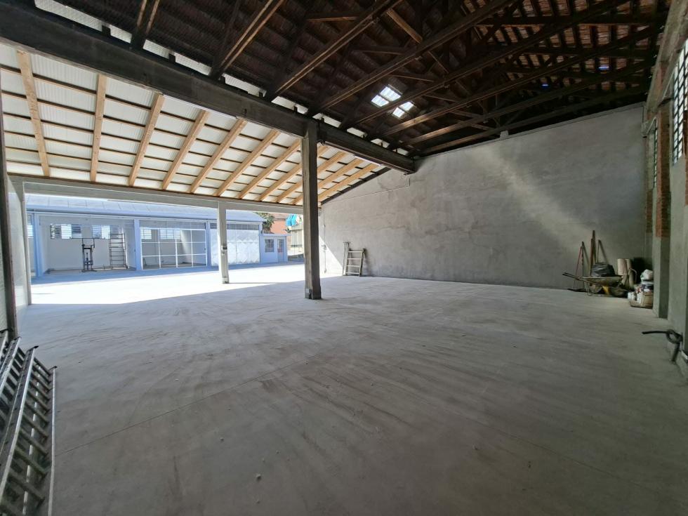 Locale commerciale - Mq 200,00