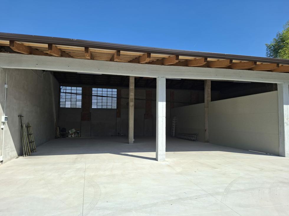 Locale commerciale - Mq 200,00