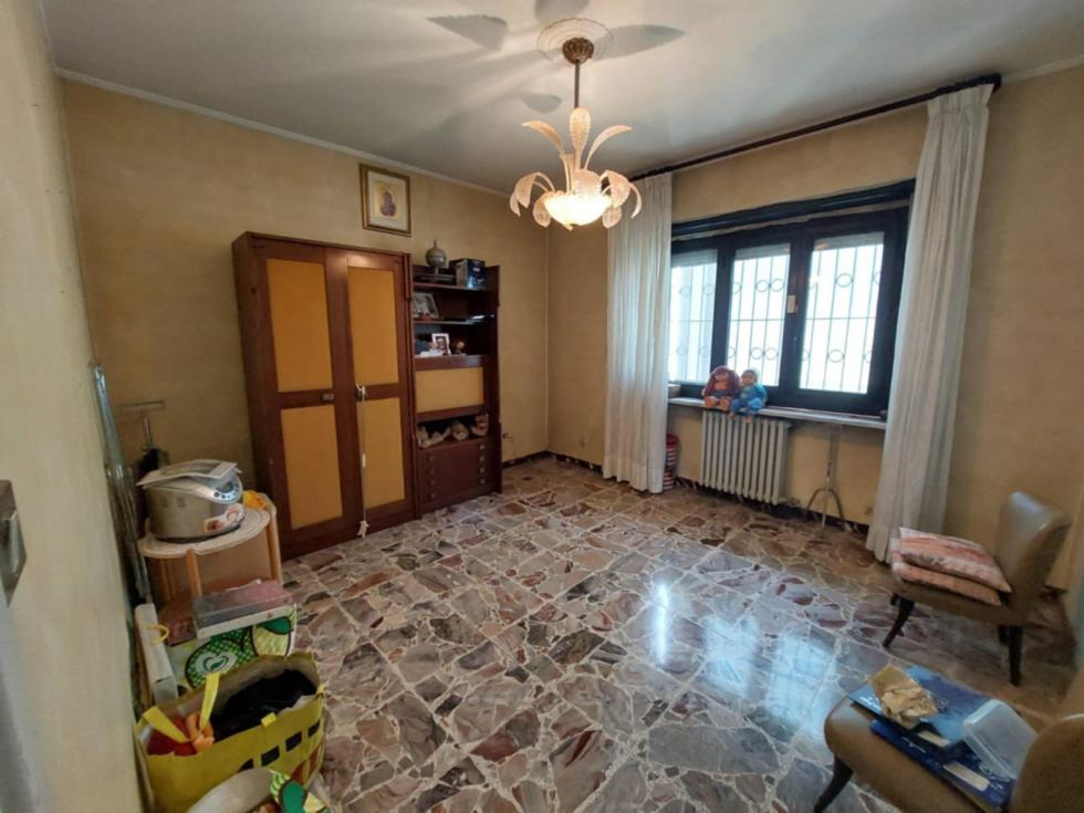 Quadrilocale con tavernetta/autorimessa, verde privato e cortile