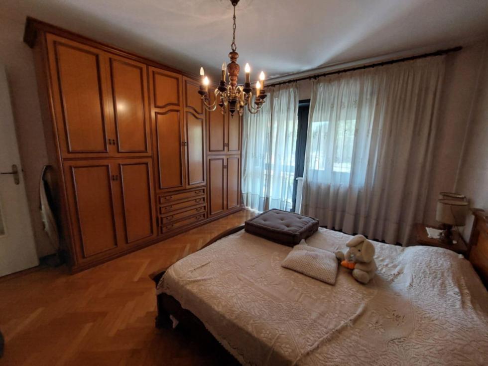 Quadrilocale con tavernetta/autorimessa, verde privato e cortile