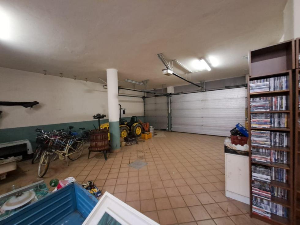 VILLA TRIFAMIGLIARE