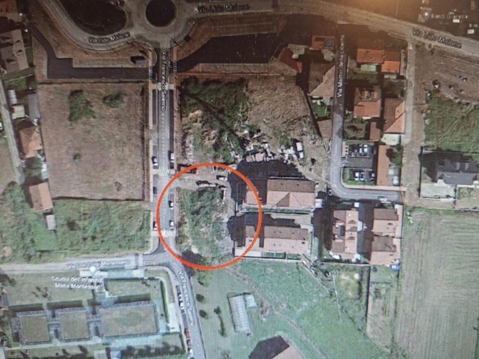 Locale commerciale - Mq 200,00